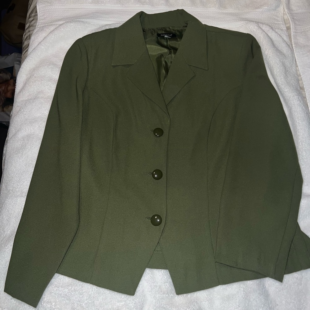 Size 12 women’s two piece skirt suit.